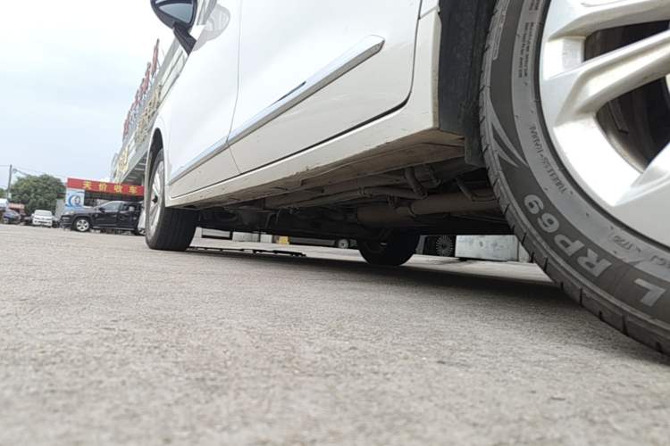 Used Wuling Jiachen 2022 1.5T Manual Comfort & Dynamic Version Left Side Sill