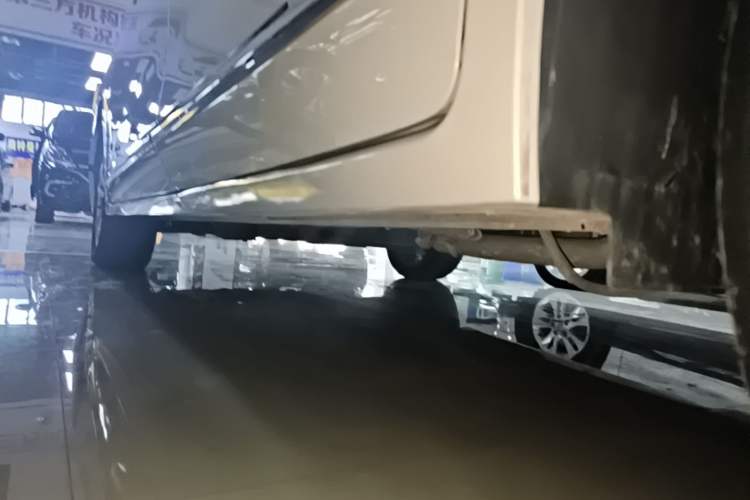 Used Wuling Jiachen 2022 1.5L Manual Comfort Edition Left Side Sill