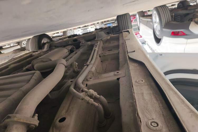Used Wuling Jiachen 2022 1.5T CVT Smart Luxury Version Left Side Sill