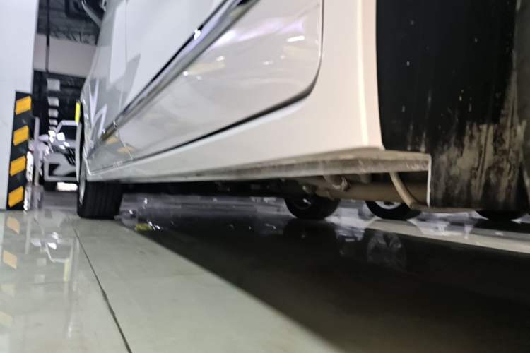 Used Wuling Jiachen 2022 1.5L Manual Comfort Edition Left Side Sill