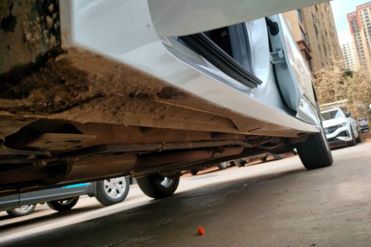 Used Wuling Jiachen 2022 1.5T Manual Comfort & Dynamic Version Left Side Sill
