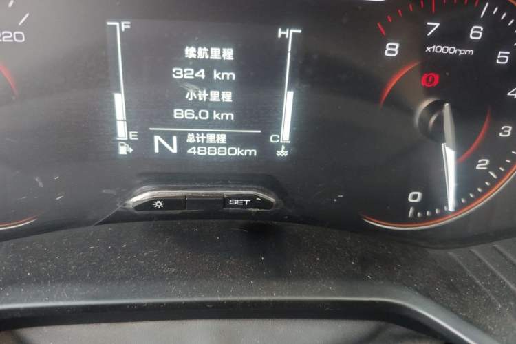 Used Wuling Jiachen 2022 1.5L Manual Comfort Edition Odometer Close Up