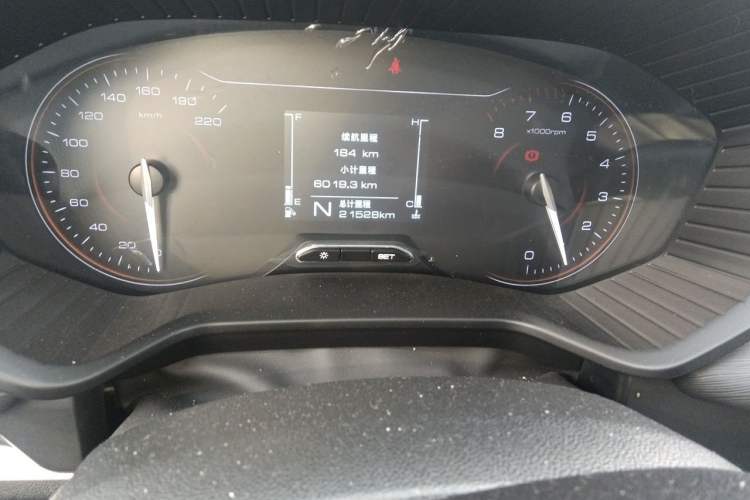 Used Wuling Jiachen 2022 1.5L Manual Comfort Edition Odometer Close Up