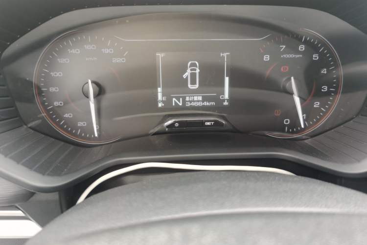 Used Wuling Jiachen 2022 1.5T Manual Comfort & Dynamic Version Odometer Close Up