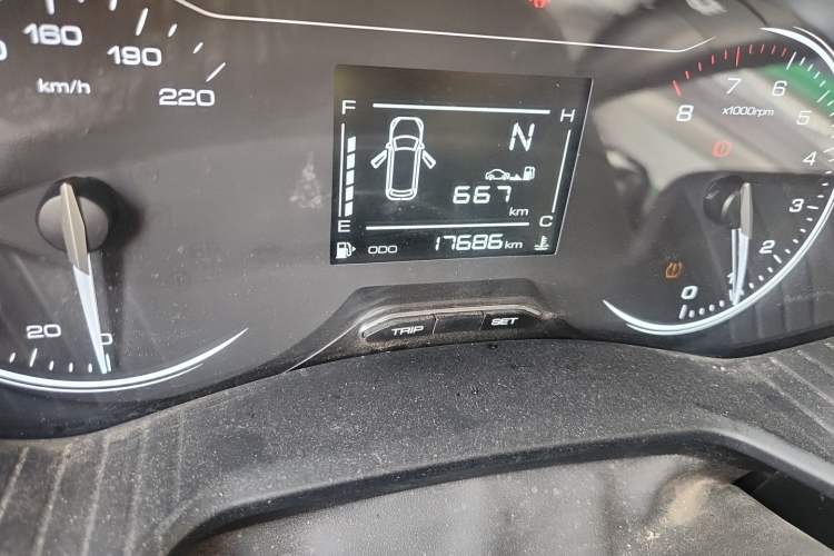 Used Wuling Jiachen 2022 1.5L Manual Light Comfort Edition Odometer Close Up