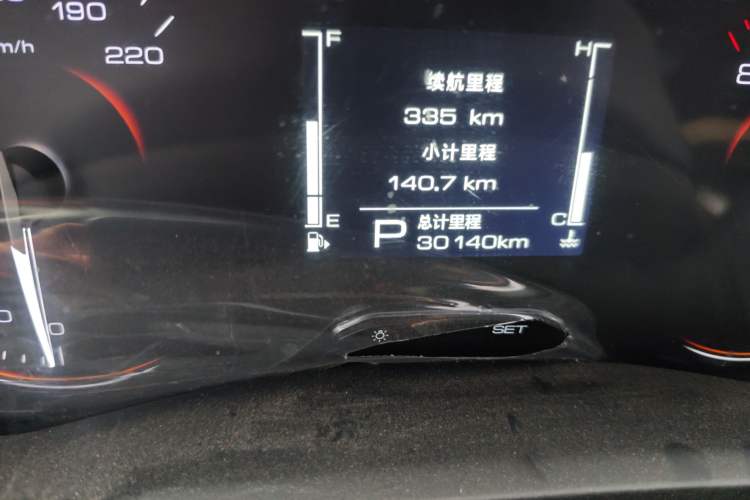 Used Wuling Jiachen 2022 1.5T CVT Smart Luxury Version Odometer Close Up