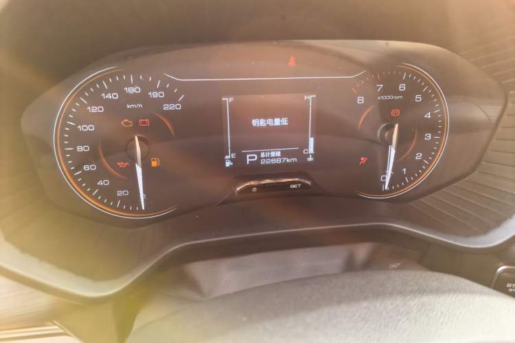 Used Wuling Jiachen 2022 1.5T CVT Smart Luxury Version Odometer Close Up