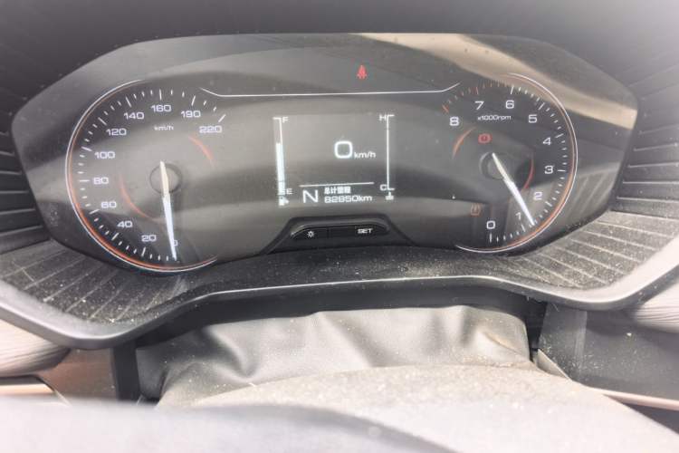 Used Wuling Jiachen 2022 1.5L Manual Light Comfort Edition Odometer Close Up