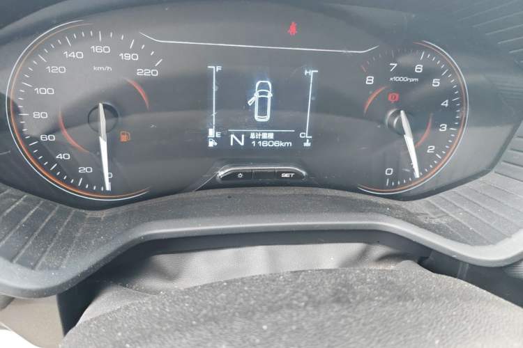 Used Wuling Jiachen 2022 1.5L Manual Comfort Edition Odometer Close Up