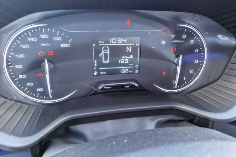 Used Wuling Jiachen 2022 1.5L Manual Enjoyment Elite Model Odometer Close Up
