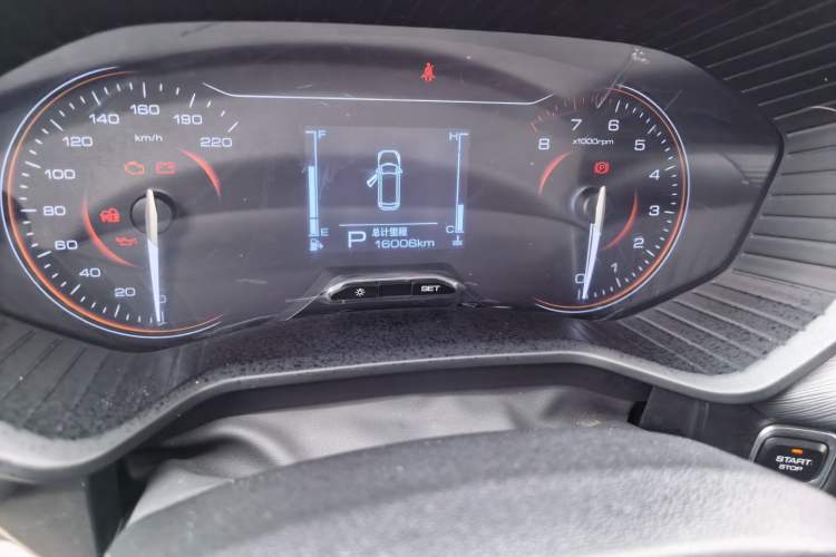 Used Wuling Jiachen 2022 1.5T CVT Smart Luxury Version Odometer Close Up