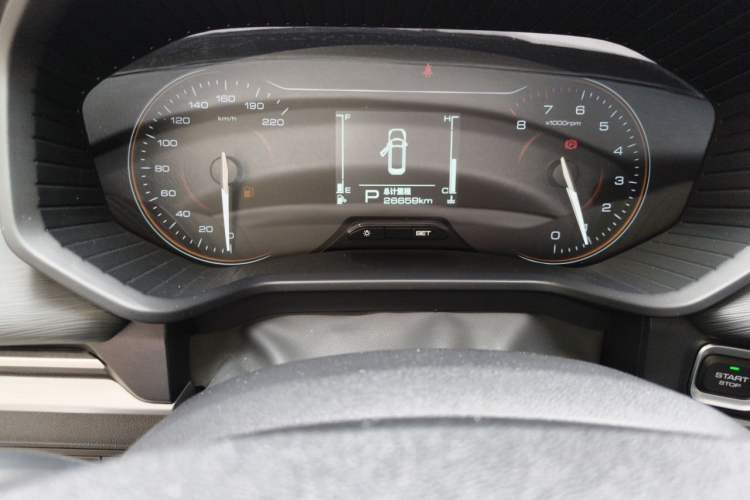 Used Wuling Jiachen 2022 1.5T CVT Smart Luxury Version Odometer Close Up
