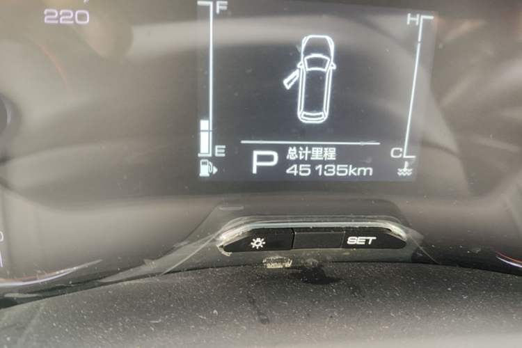 Used Wuling Jiachen 2022 1.5T CVT Deluxe Flagship Edition Odometer Close Up