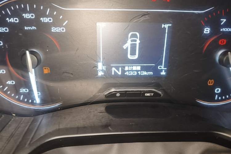 Used Wuling Jiachen 2022 1.5T Manual Comfort & Dynamic Version Odometer Close Up