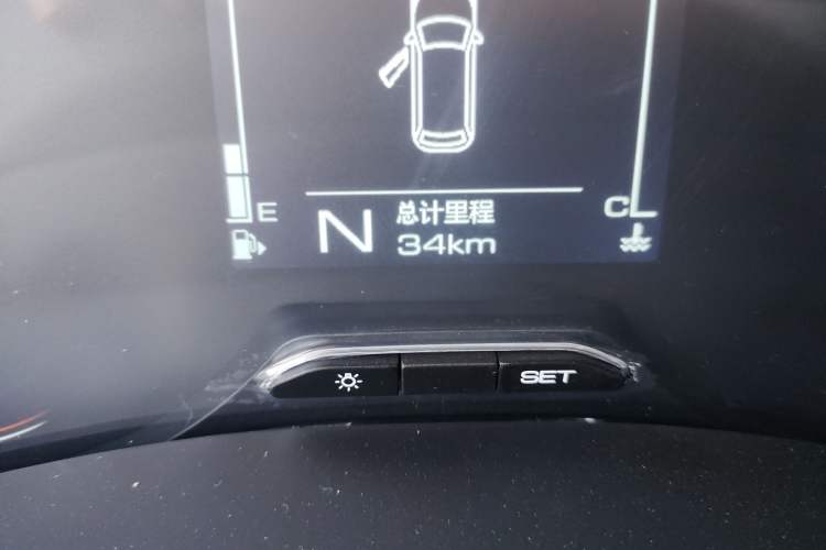 Used Wuling Jiachen 2022 1.5L Manual Comfort Edition Odometer Close Up