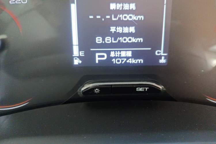 Used Wuling Jiachen 2022 1.5T CVT Smart Luxury Version Odometer Close Up