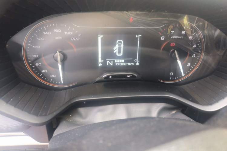 Used Wuling Jiachen 2022 1.5T Manual Comfort & Dynamic Version Odometer Close Up