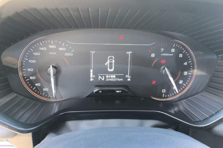 Used Wuling Jiachen 2022 1.5T Manual Light Enjoyment Dynamic Version Odometer Close Up