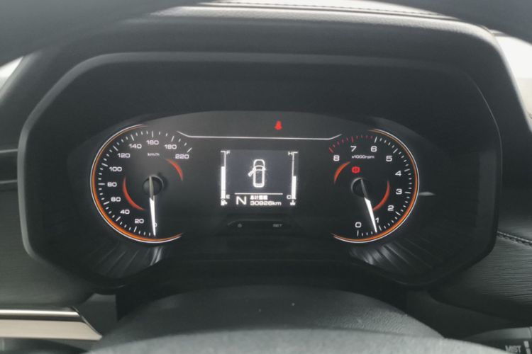 Used Wuling Jiachen 2022 1.5L Manual Comfort Edition Odometer Close Up