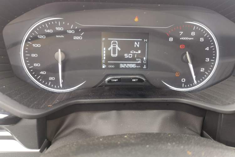 Used Wuling Jiachen 2022 1.5L Manual Enjoyment Elite Model Odometer Close Up