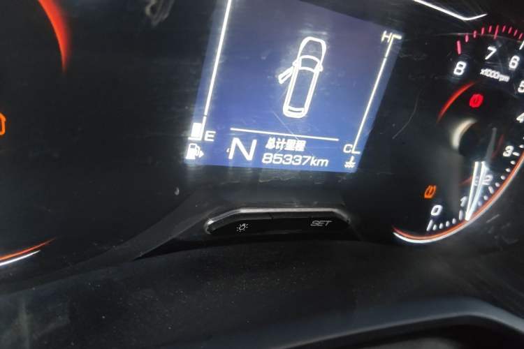 Used Wuling Jiachen 2022 1.5L Manual Comfort Edition Odometer Close Up