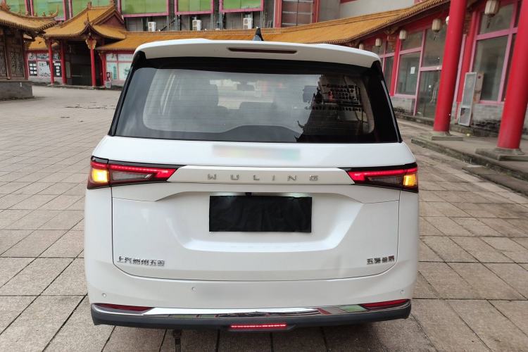 Used Wuling Jiachen 2022 1.5T Manual Light Enjoyment Dynamic Version Rear
