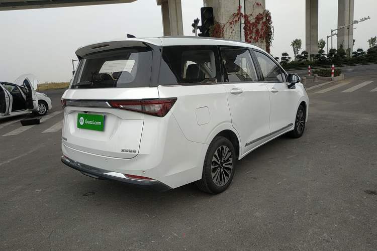 Used Wuling Jiachen 2022 1.5T CVT Deluxe Flagship Edition Rear Right 45 Deg