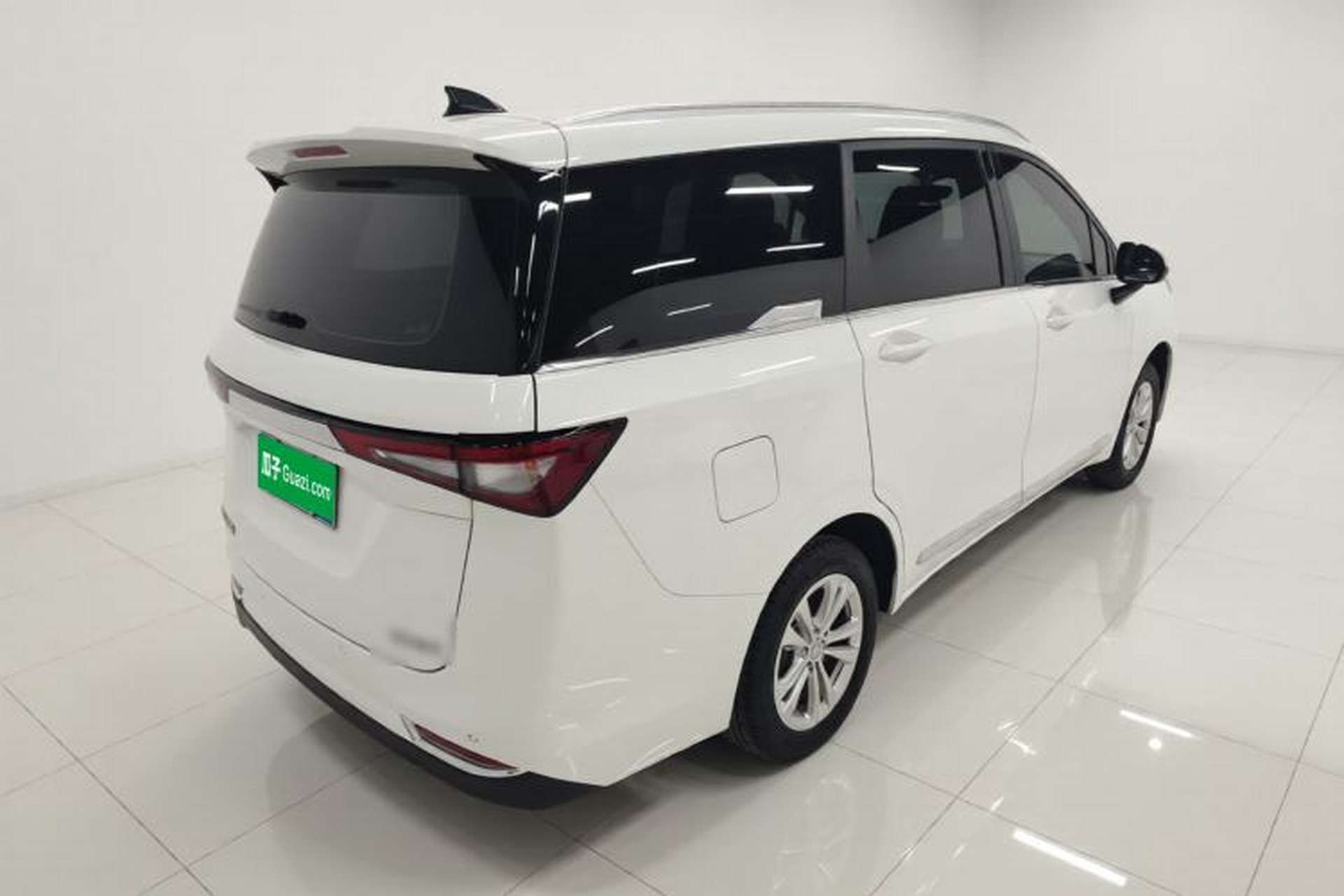 Used Wuling Jiachen 2022 1.5T CVT Smart Luxury Version Rear Right 45 Deg