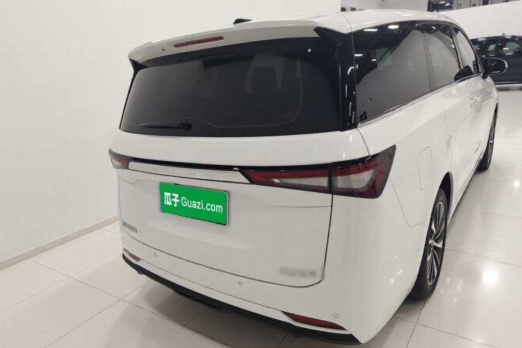 Used Wuling Jiachen 2022 1.5T CVT Smart Luxury Version Rear