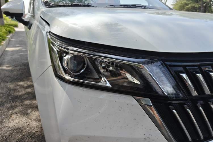 Used Wuling Jiachen 2022 1.5L Manual Enjoyment Elite Model Right Front Headlight