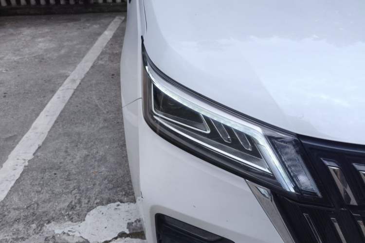 Used Wuling Jiachen 2022 1.5T CVT Deluxe Flagship Edition Right Front Headlight