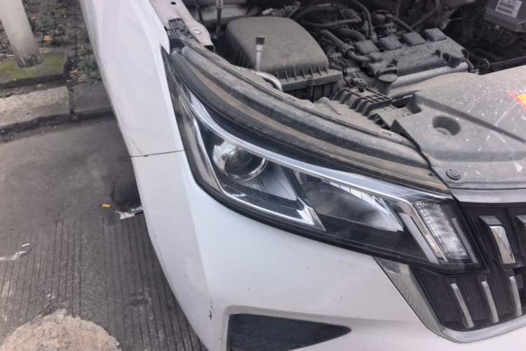 Used Wuling Jiachen 2022 1.5L Manual Light Comfort Edition Right Front Headlight