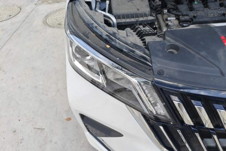 Used Wuling Jiachen 2022 1.5L Manual Comfort Edition Right Front Headlight