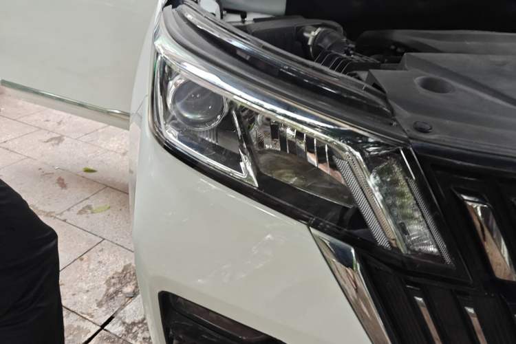 Used Wuling Jiachen 2022 1.5T CVT Smart Luxury Version Right Front Headlight