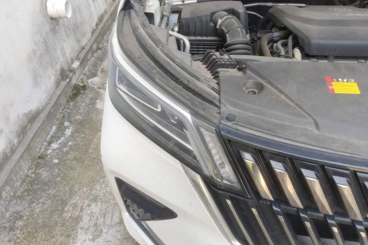 Used Wuling Jiachen 2022 1.5T CVT Deluxe Flagship Edition Right Front Headlight