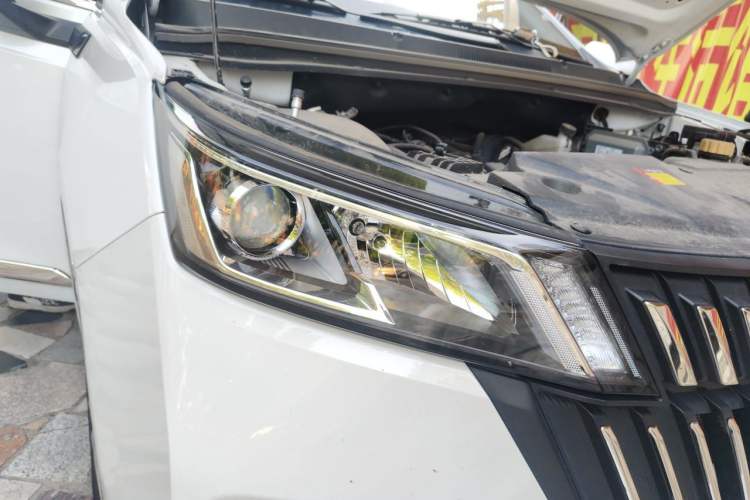 Used Wuling Jiachen 2022 1.5L Manual Enjoyment Elite Model Right Front Headlight