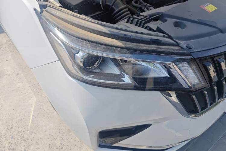 Used Wuling Jiachen 2022 1.5T CVT Smart Luxury Version Right Front Headlight