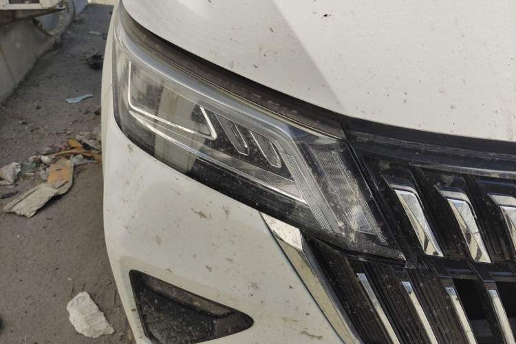 Used Wuling Jiachen 2022 1.5T CVT Deluxe Flagship Edition Right Front Headlight