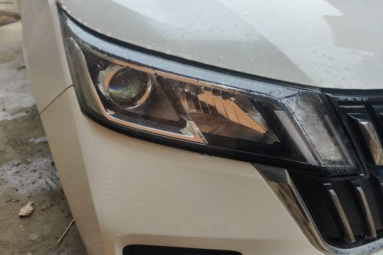Used Wuling Jiachen 2022 1.5T Manual Light Enjoyment Dynamic Version Right Front Headlight