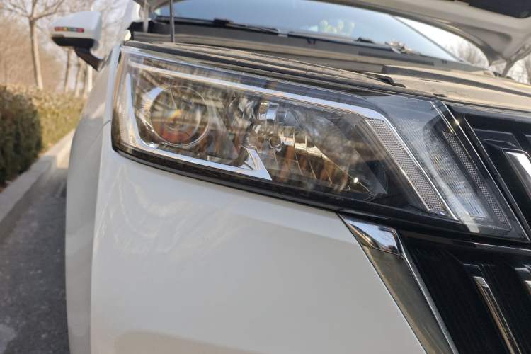 Used Wuling Jiachen 2022 1.5T CVT Smart Luxury Version Right Front Headlight