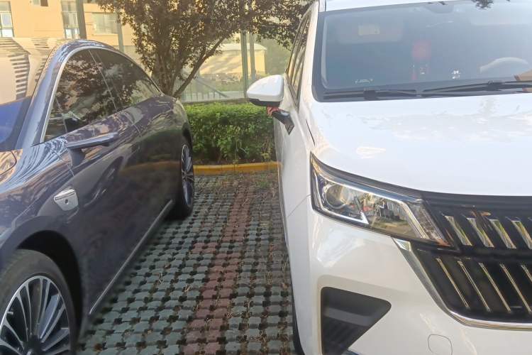 Used Wuling Jiachen 2022 1.5T Manual Light Enjoyment Dynamic Version Right Front Headlight