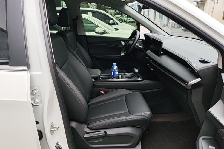Used Wuling Jiachen 2022 1.5T CVT Smart Luxury Version Right Front Seat