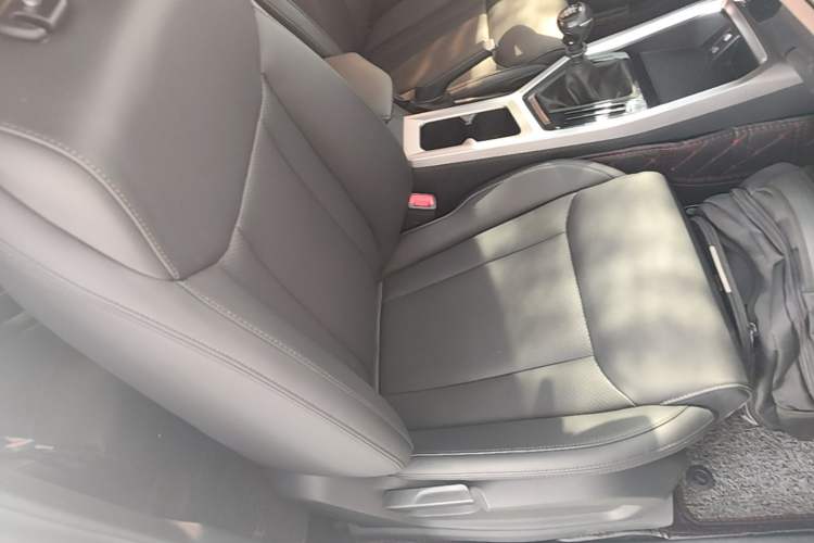 Used Wuling Jiachen 2022 1.5T Manual Light Enjoyment Dynamic Version Right Front Seat