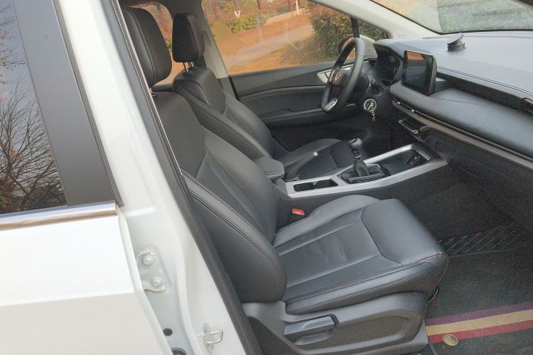 Used Wuling Jiachen 2022 1.5L Manual Comfort Edition Right Front Seat