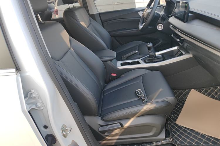 Used Wuling Jiachen 2022 1.5L Manual Comfort Edition Right Front Seat