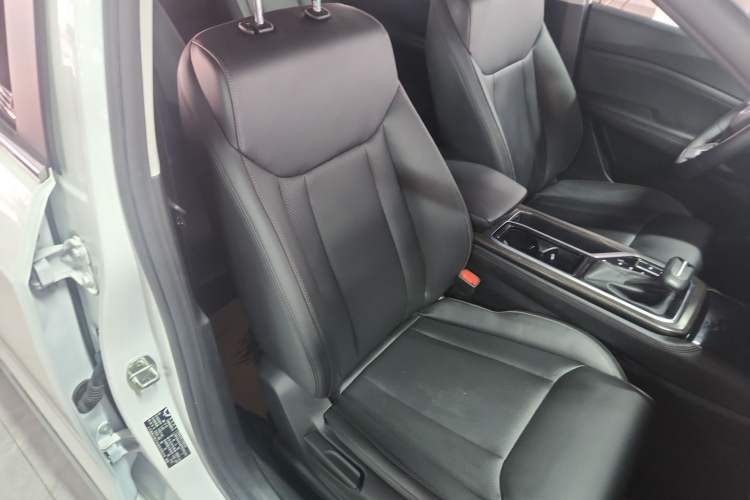 Used Wuling Jiachen 2022 1.5T CVT Smart Luxury Version Right Front Seat