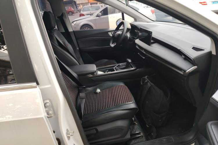 Used Wuling Jiachen 2022 1.5T CVT Smart Luxury Version Right Front Seat