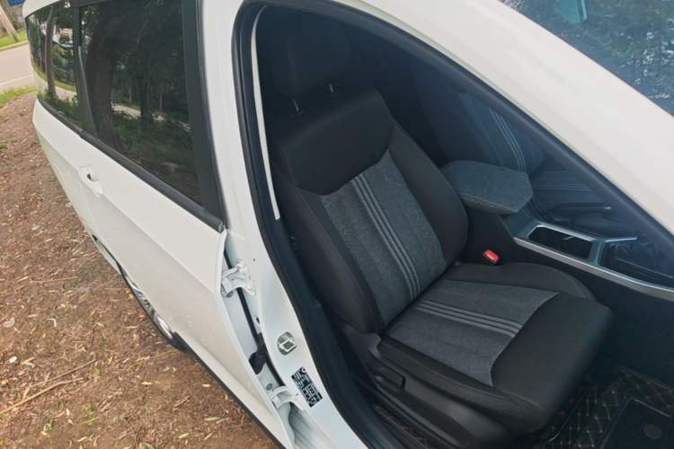Used Wuling Jiachen 2022 1.5L Manual Enjoyment Elite Model Right Front Seat
