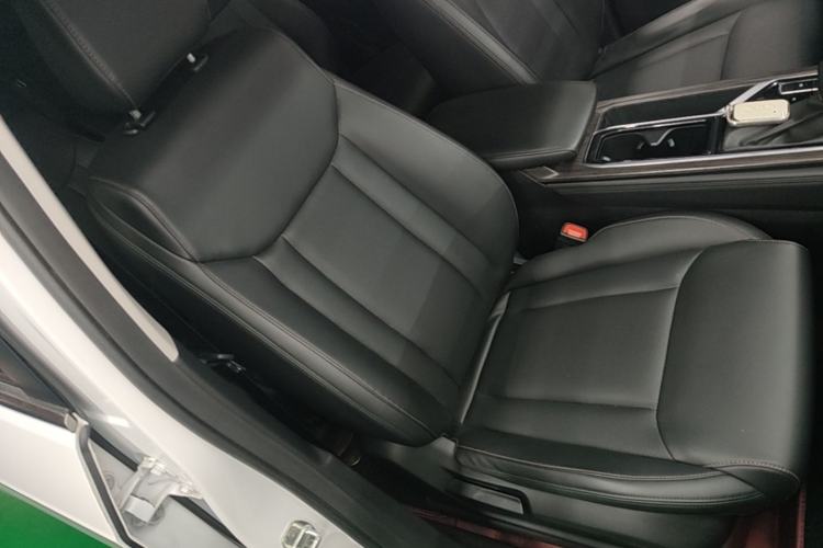 Used Wuling Jiachen 2022 1.5T CVT Smart Luxury Version Right Front Seat