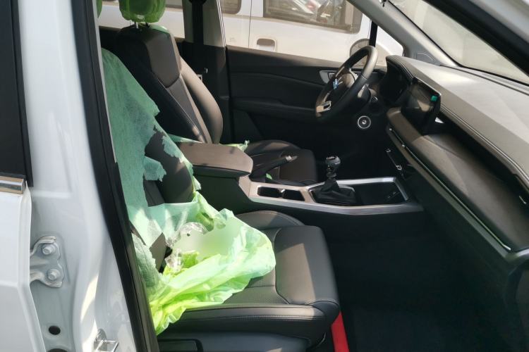 Used Wuling Jiachen 2022 1.5L Manual Comfort Edition Right Front Seat
